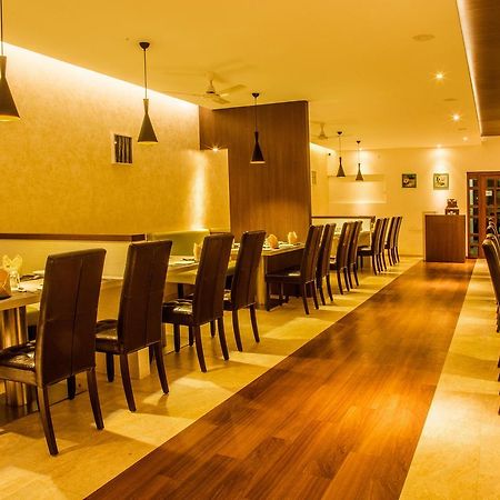 Gayathri Hotels Tirupur Esterno foto