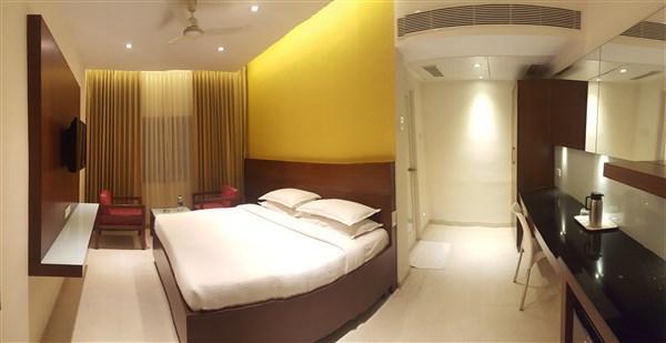 Gayathri Hotels Tirupur Esterno foto