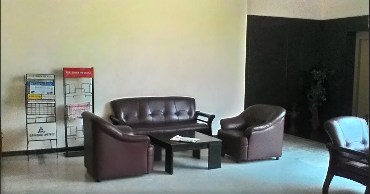 Gayathri Hotels Tirupur Esterno foto