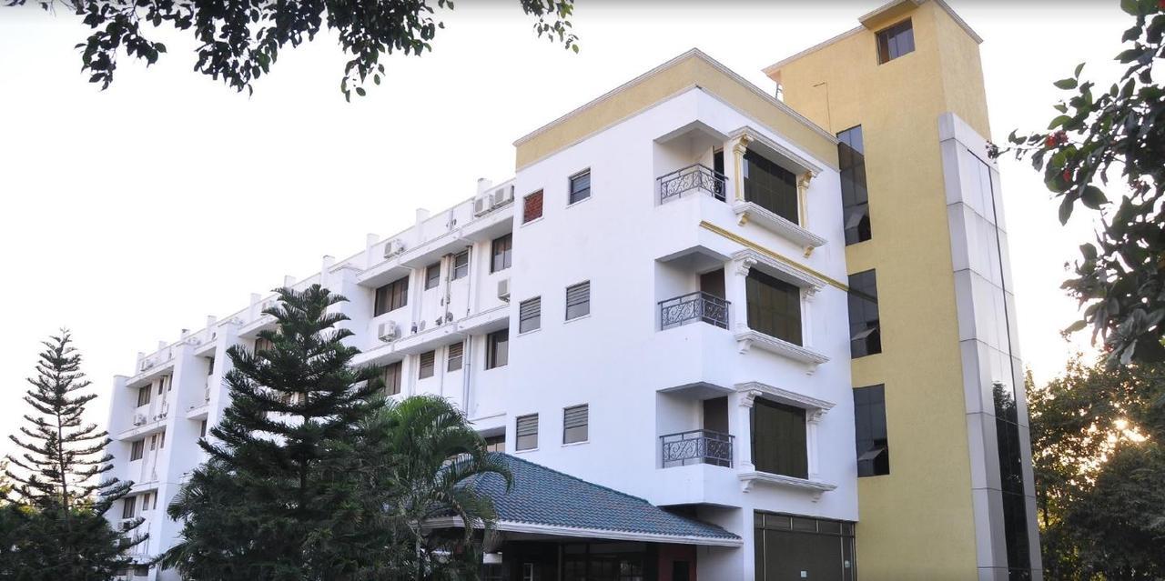 Gayathri Hotels Tirupur Esterno foto