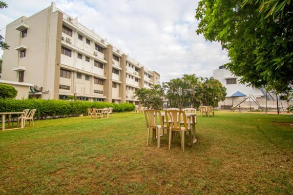 Gayathri Hotels Tirupur Esterno foto